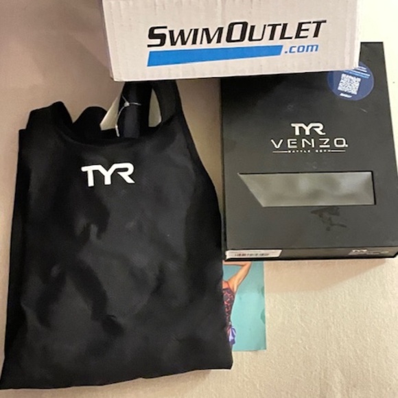 🔥Brand New TYR Venzo Battle Born Tech Suit – Size 20 – Onyx🔥 - Picture 1 of 7